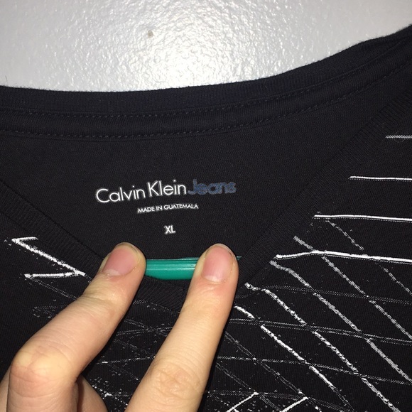 Calvin Klein shirt - Picture 3 of 3